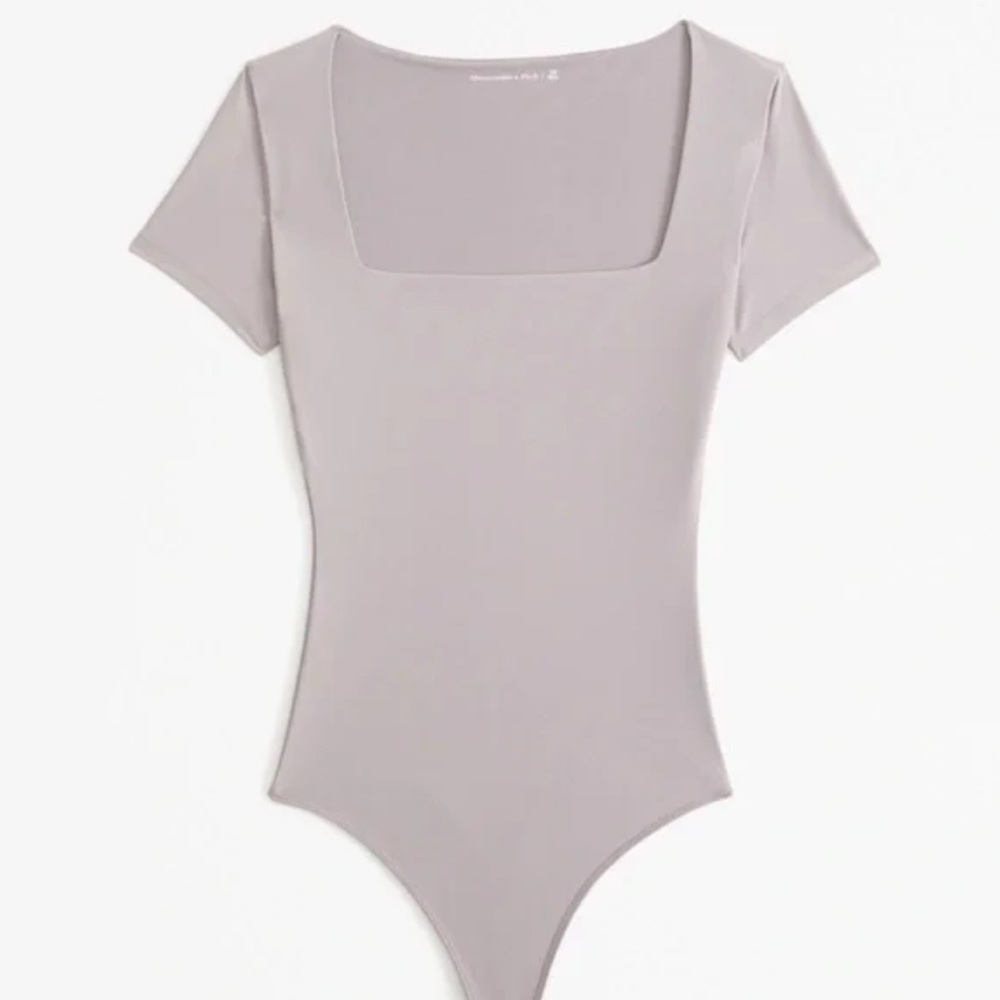 Abercrombie and fitch Soft Matte Seamless Short-Sleeve Squareneck Bodysuit
